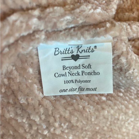 Knit Poncho One Size NWT - Picture 3 of 6